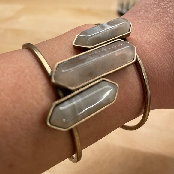 Cuff bracelet in rose gold metal with quartz - Picture 3 of 7